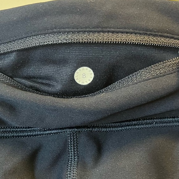 Lululemon Tight Stuff Tight II *25" in Midnight Navy Sz 8 GUC (Pilling) Workout - Picture 16 of 16